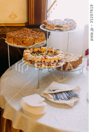Vertical view of the different cakes on the desset 35207619