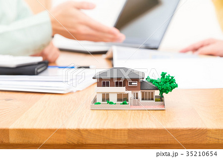 マイホーム計画 家のミニチュア マイホーム 打ち合わせ 工務店 建設会社 戸建て イメージ図資料 マイホーム計画 家のミニチュア マイホーム 打ち合わせ 工務店 建設会社 戸建て イメージ図資料 35210654