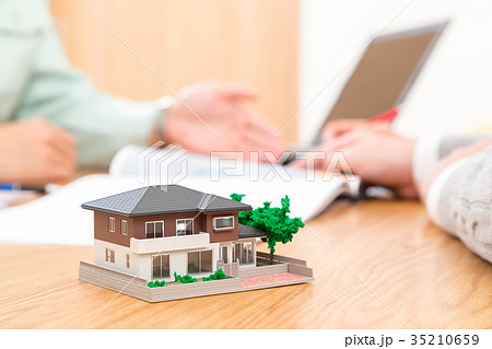 マイホーム計画 家のミニチュア マイホーム 打ち合わせ 工務店 建設会社 戸建て イメージ図資料 マイホーム計画 家のミニチュア マイホーム 打ち合わせ 工務店 建設会社 戸建て イメージ図資料 35210659