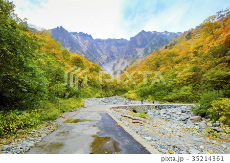 秋の谷川岳一ノ倉 35214361