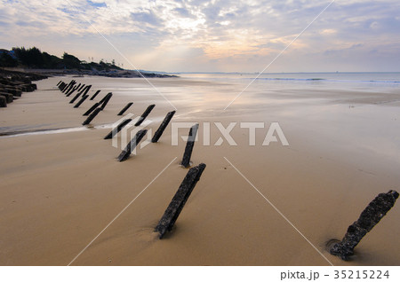 Tetrapod structure on the beach in Kinmen	 35215224