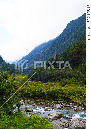 【富山県・立山】悪城の壁（称名滝付近） 35216318