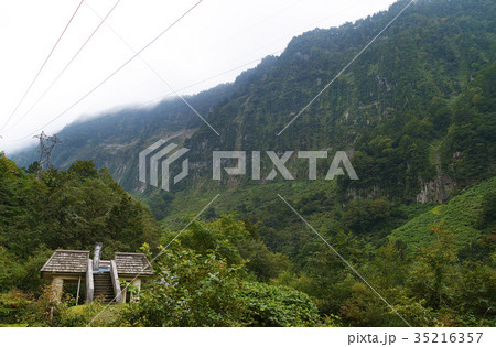 【富山県・立山】悪城の壁（称名滝付近） 35216357