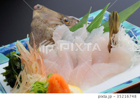 かわはぎの刺身　活け造り 35216748