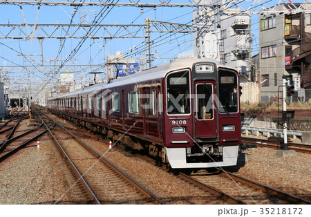 阪急電車　西宮北口 35218172
