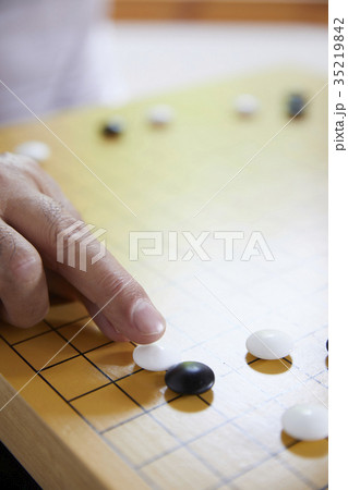 囲碁 碁石 手 35219842