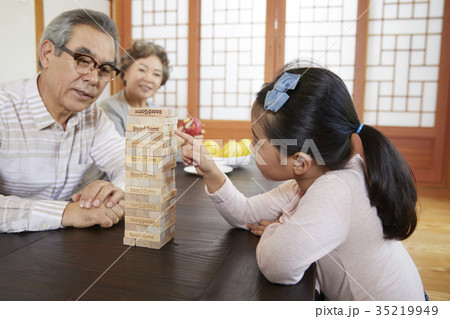 ゲーム 高齢者 老人 35219949