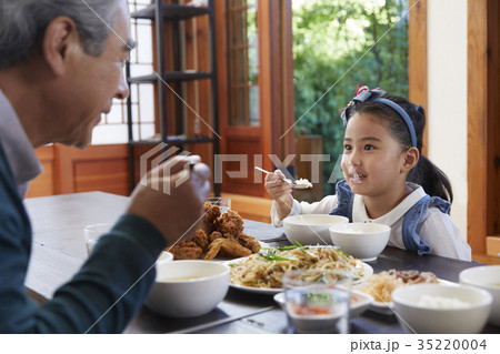 家族 ファミリー 孫娘 35220004