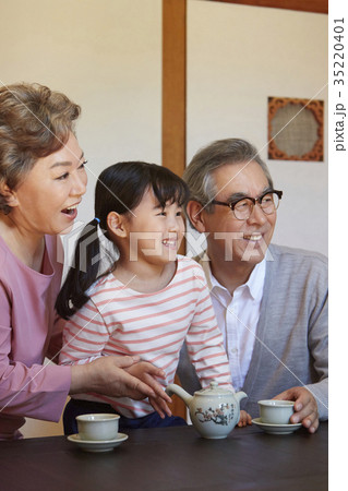 家族 ファミリー 感情 35220401