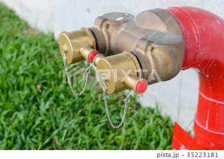 Fire hydrant manifold two outlet water valv Fire hydrant manifold two outlet water valv 35223181