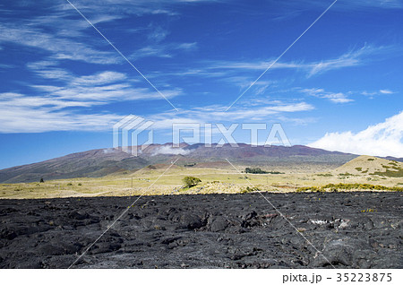 Daniel K.Inouye Highwayから見たマウナケア、ビッグアイランド、ハワイ島 35223875