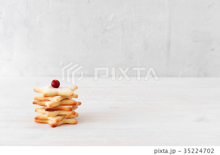 Traditional winter cookies - stars 35224702