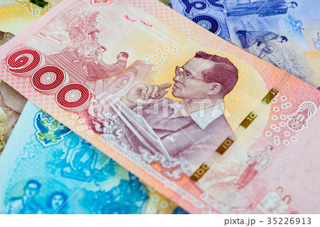 100฿ Commemorative banknotes of the thai late King 35226913