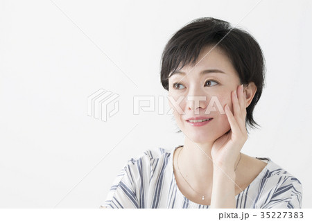 アラフォー女性ポートレート アラフォー女性ポートレート 35227383