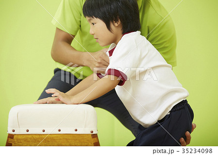 体操教室 指導 跳び箱 子供 体操教室 指導 跳び箱 子供 35234098