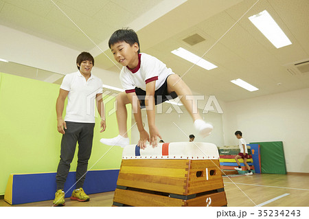 体操教室 指導 跳び箱 子供 体操教室 指導 跳び箱 子供 35234243