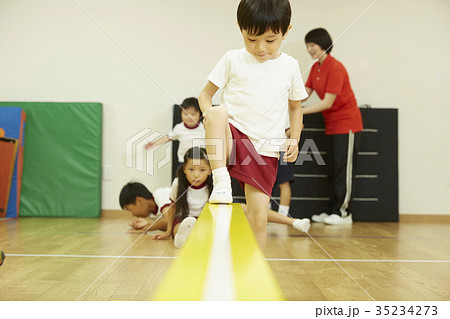 体操教室　平均台　バランス　キッズ 35234273