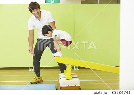 体操教室　子供　指導　平均台 35234741