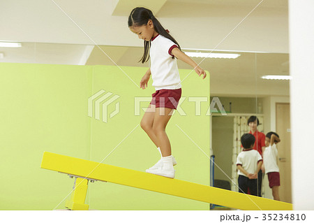 体操教室 子供 指導 平均台 体操教室 子供 指導 平均台 35234810