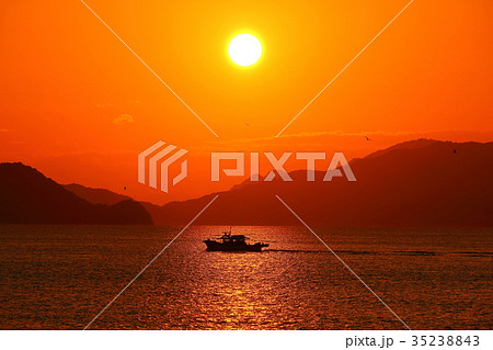 瀬戸内の夕日 35238843