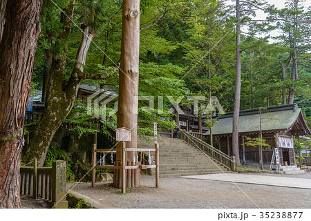 諏訪大社　境内風景 35238877