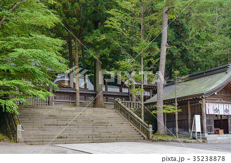 諏訪大社　境内風景 35238878