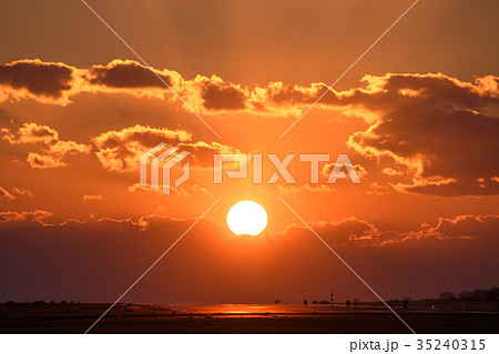 熊本空港の夕焼け 熊本空港の夕焼け 35240315