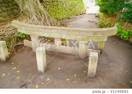 [高解像度] 黒神埋没鳥居 35240691