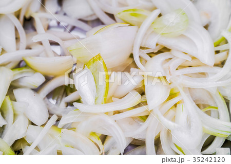 onion on wooden surface 35242120
