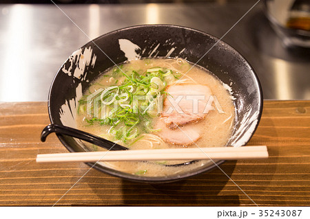 とんこつラーメン とんこつラーメン 35243087