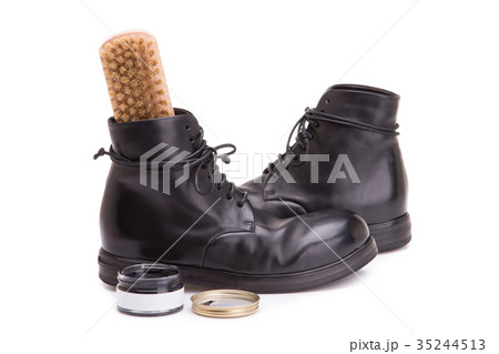 Cream for the care of shoes.  35244513