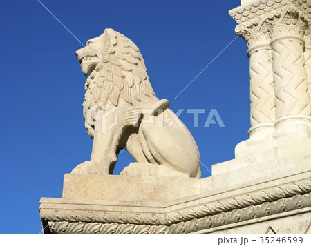Lion statue, Budapest Lion statue, Budapest 35246599