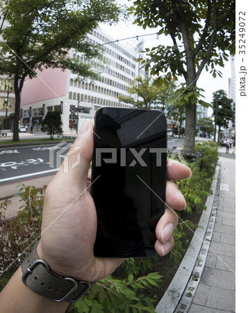 スマートフォンを使う（オーセンティック&POV表現） 35249072