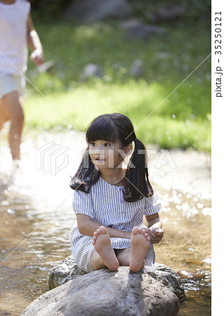 小川 少女 子供 35250121