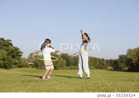 公園 少女 子供 35250324
