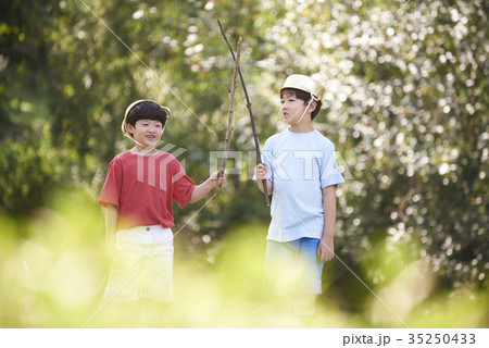 木の棒 鍋 遊び 35250433