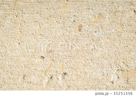 凝灰岩の石材の背景　c-4 明るい 35251356