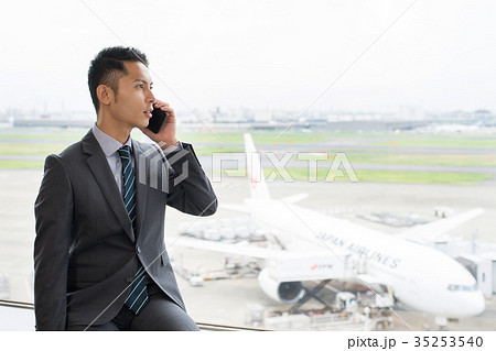 ビジネスマン 空港 オフィス ビジネス イメージ 35253540