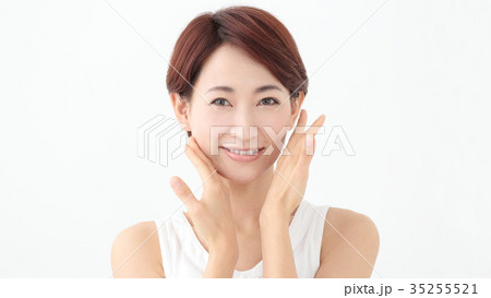 ミドル女性　ビューティー 35255521