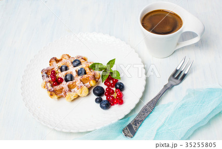 Waffle dessert with berry fruit 35255805