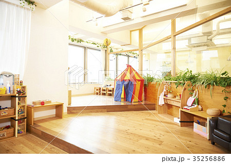 企業内保育 35256886