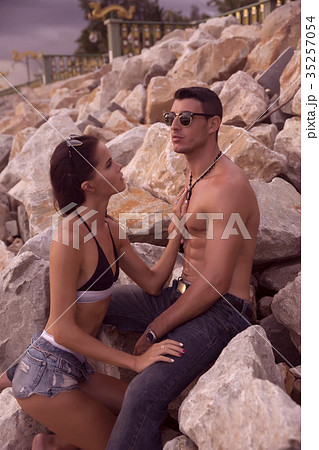 Outdoor pretty beautiful young romantic couple 35257054