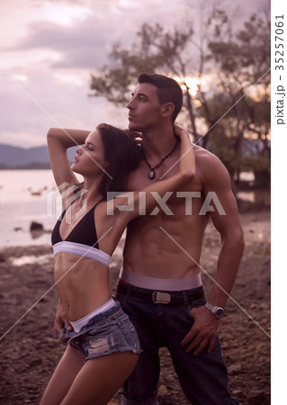 Outdoor pretty beautiful young romantic couple 35257061