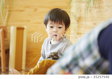 企業内保育 35257540