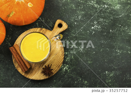 Pumpkin latte with spices (cinnamon, anise) Pumpkin latte with spices (cinnamon, anise) 35257752