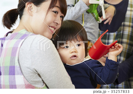 企業内保育 35257833