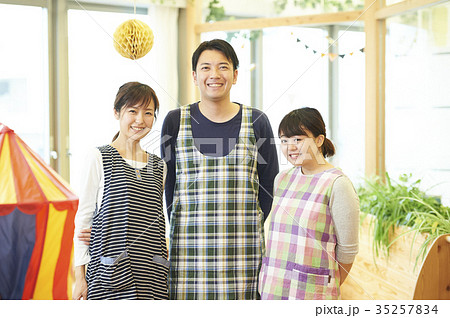 企業内保育 企業内保育 35257834