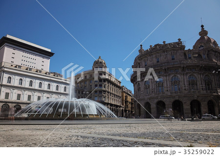 ジェノヴァ・フェッラーリ広場 / Piazza De Ferrari, Genoa 35259022