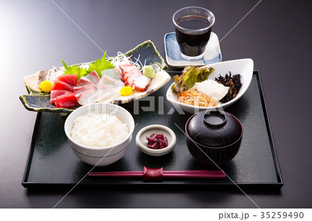お刺身定食 35259490