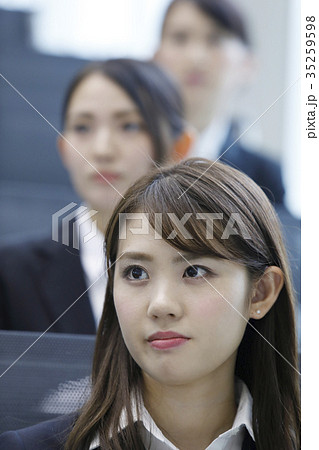 ビジネス　新人　セミナー　就活　　会社説明会　研修　入社式 35259598